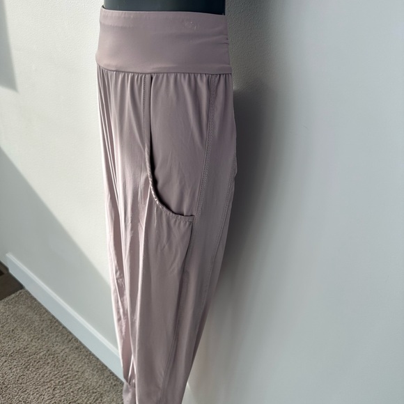 Zyia Lilac Jogger/Bottle 2
Women's Size S/ Pockets Athletic
Casual Soft - Picture 4 of 16